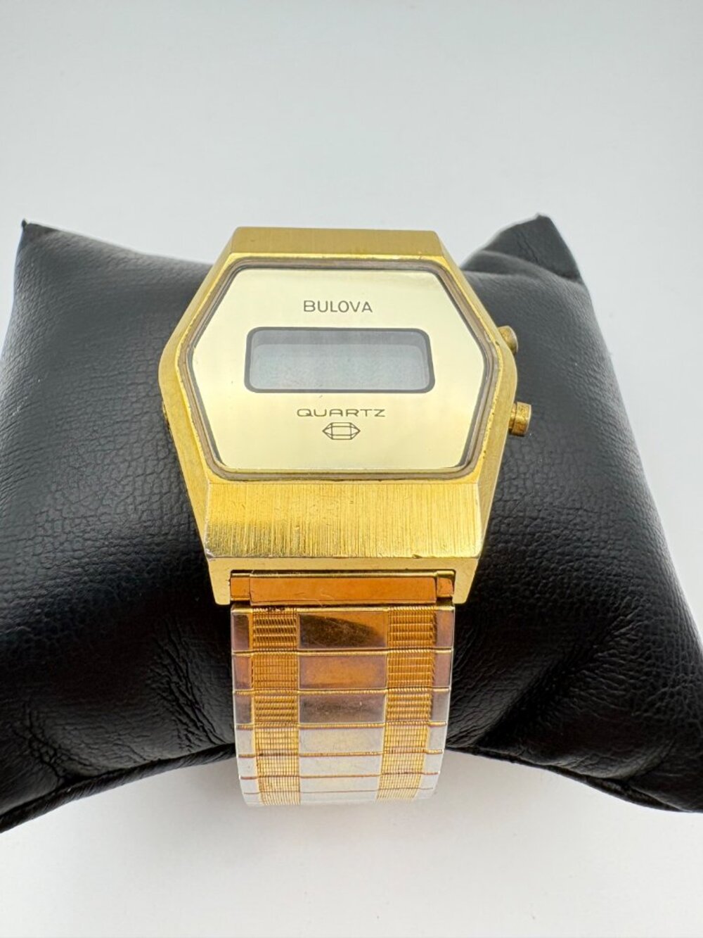 Vintage Bulova Quartz Digital Watch N6 Gold Tone As Is For Parts Restoration